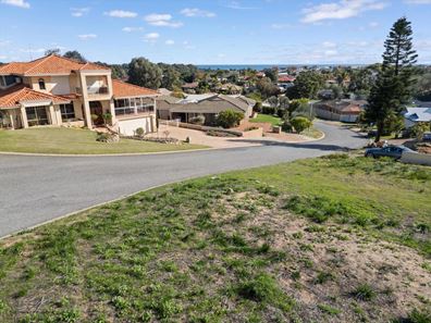 7 Fulmar Place, Halls Head WA 6210