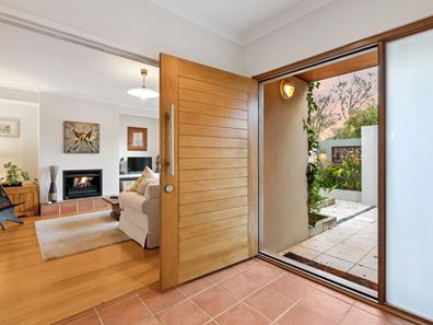 11 Redondo Court, Iluka WA 6028
