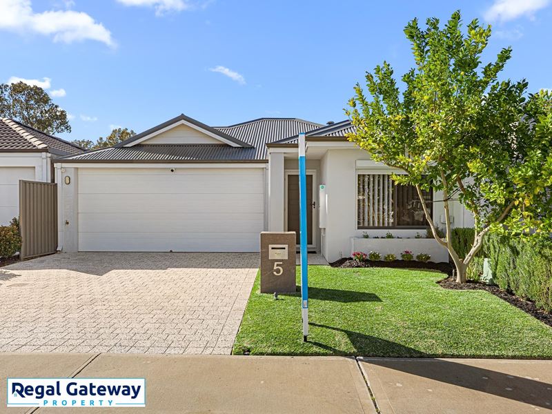 5 Strumpshaw Road, Aveley