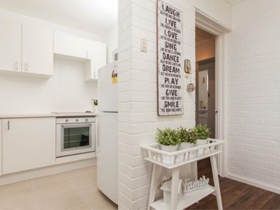 1/31 West Coast Drive, Watermans Bay WA 6020