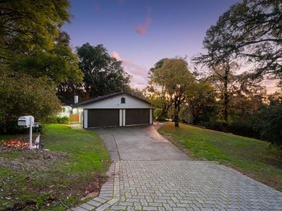 3 St Emilies Road, Kalamunda WA 6076