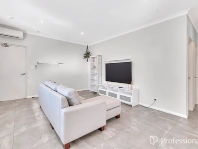 7/57 McGlinn Way, Cloverdale WA 6105