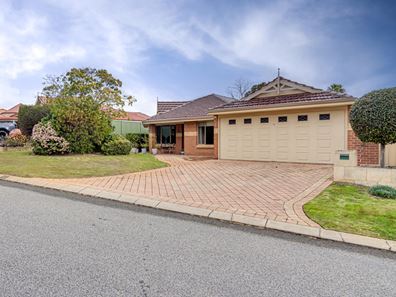 4 Woodbury Mews, Landsdale WA 6065
