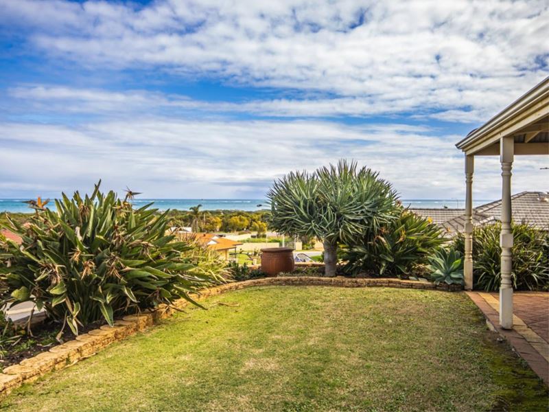 9 Auger Green, Wandina WA 6530