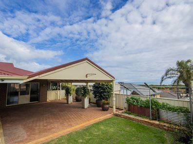 9 Auger Green, Wandina WA 6530