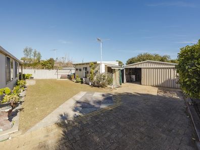 4 Leichhardt Drive, Two Rocks WA 6037