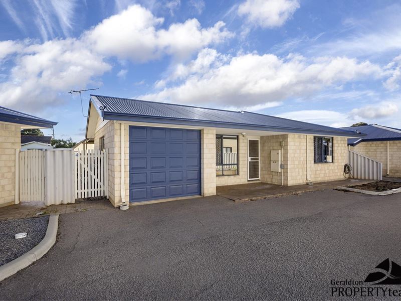 2/38 Crowtherton Street, Bluff Point