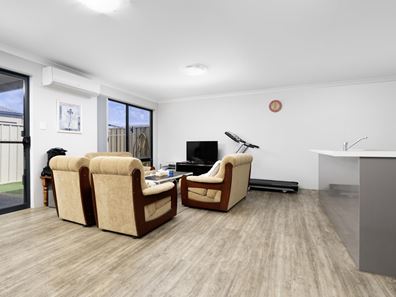 2/212 Place Road, Wonthella WA 6530