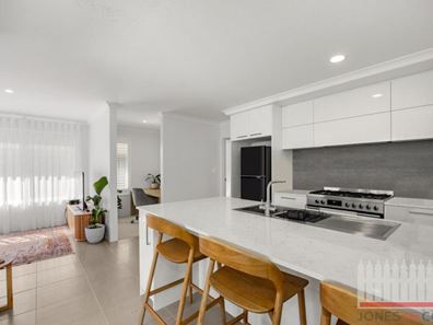 15 Abba Lane, South Guildford WA 6055