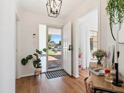 9 Pine Grove, Kardinya WA 6163