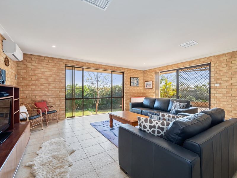 25 Maybud Road, Duncraig