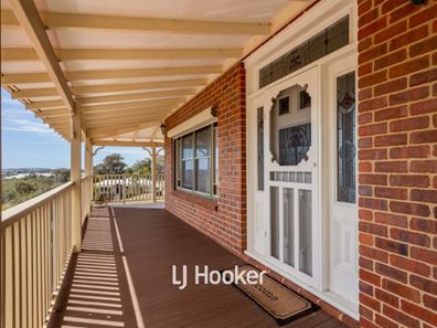 1 Balliol Court, College Grove WA 6230