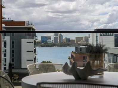 706/99 MILL POINT Road, South Perth WA 6151