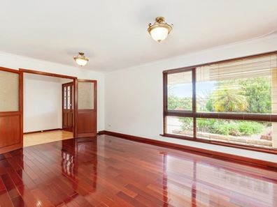 25 Dalwood Court, Hamersley WA 6022