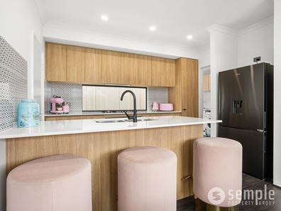 22 Desiree Street, Hammond Park WA 6164