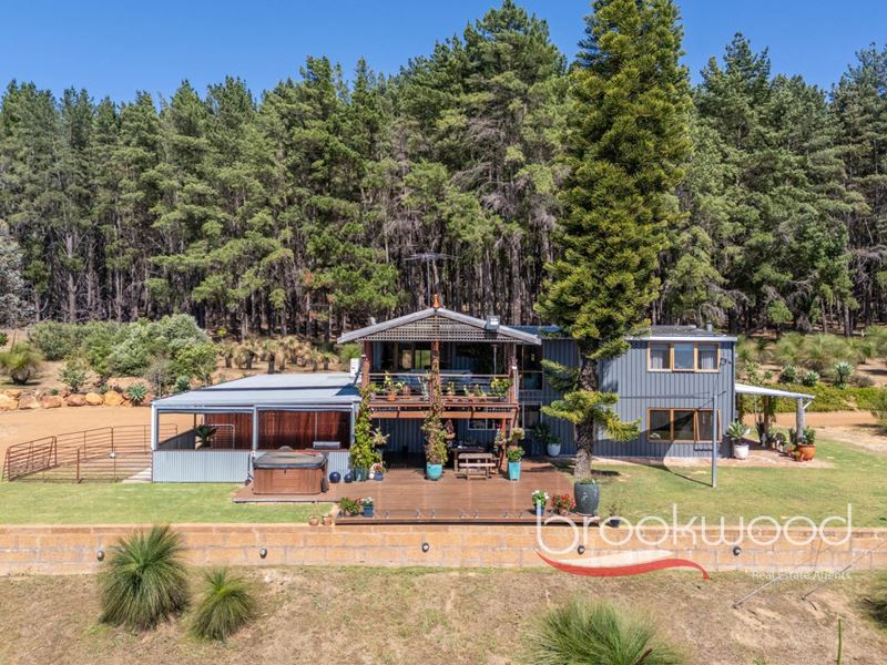 558 Dinsdale Road, Gidgegannup WA 6083