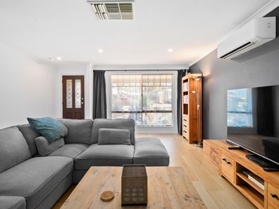 24 Staunton Rise, Halls Head WA 6210