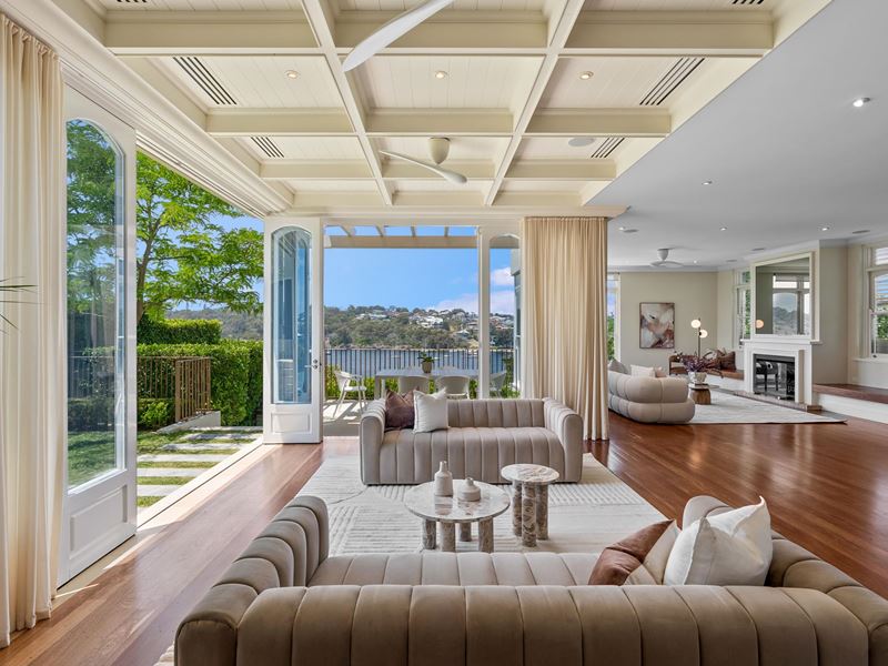 4 Riverside Drive, Mosman Park