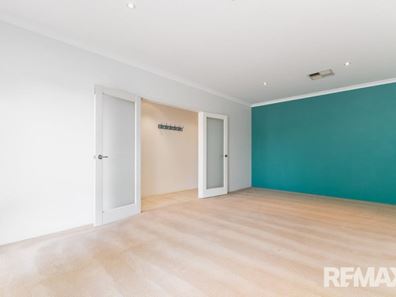 7 Parkbeach Street, Yanchep WA 6035