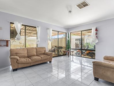 72 Brown Crescent, Seville Grove WA 6112