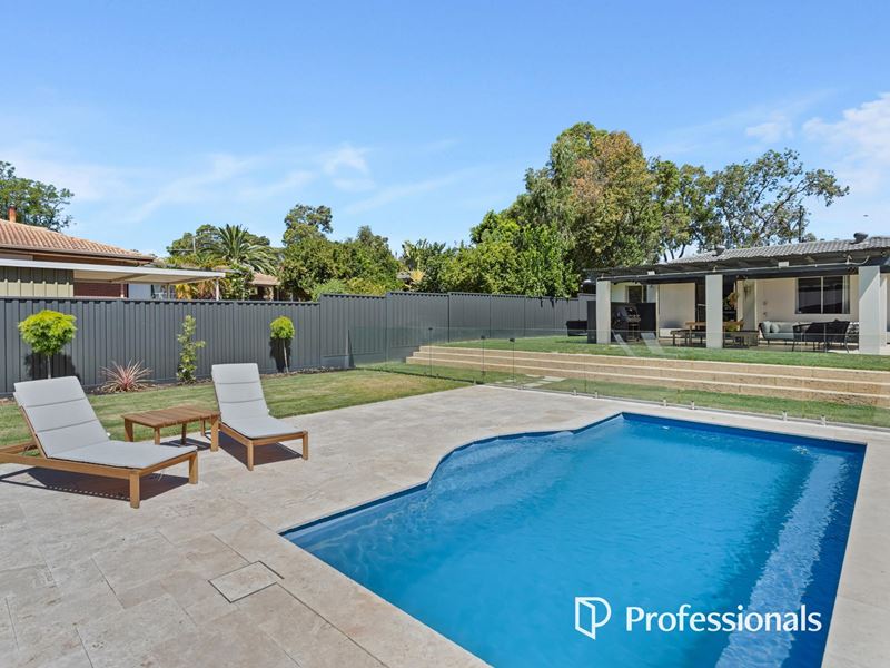 44 Lyndhurst Road, Kalamunda WA 6076