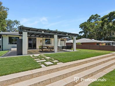 44 Lyndhurst Road, Kalamunda WA 6076