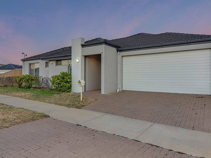 1/18 Melksham Way, Butler