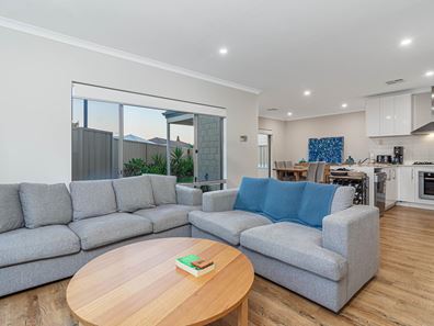 1/18 Melksham Way, Butler WA 6036