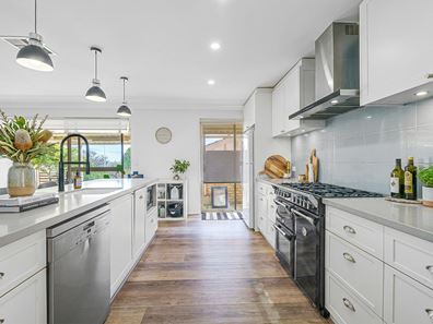 9B Sunbird Place, Ocean Reef WA 6027
