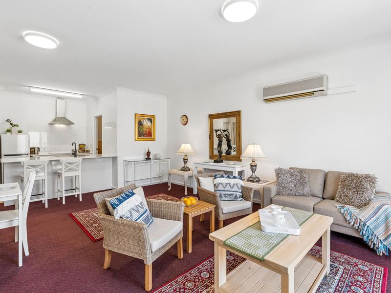 14/11 Regal Place, East Perth