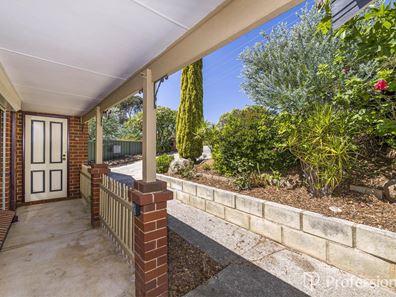 11 Harrison Road, Mount Richon WA 6112