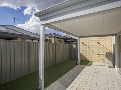 8 Silvergum Way, Piara Waters WA 6112