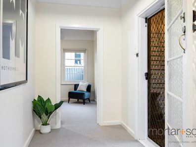 8 Nash Street, Daglish WA 6008