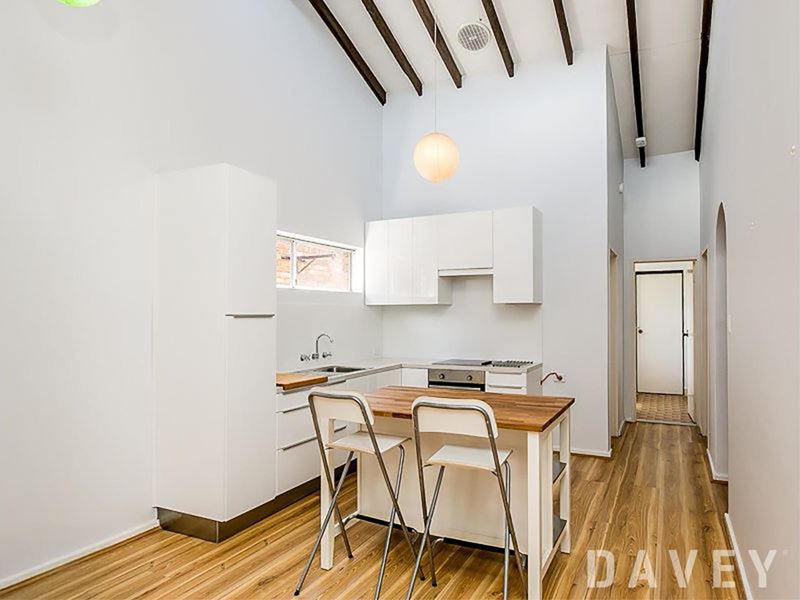2/19 Calais Road, Scarborough