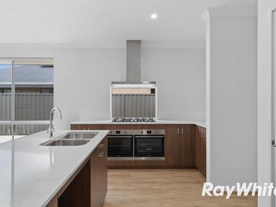 17 Limahuli Way, Lakelands WA 6180
