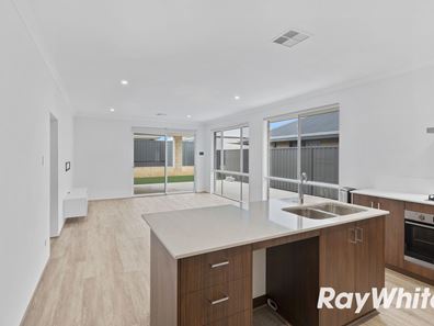 17 Limahuli Way, Lakelands WA 6180