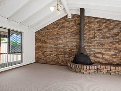 1 Arundel Drive, Halls Head WA 6210