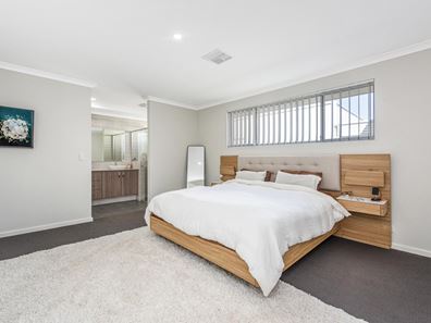 3 Loveday Way, Golden Bay WA 6174