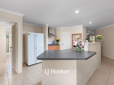 34 Kambany Approach, Dalyellup WA 6230