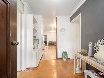 4 Denham Way, Thornlie WA 6108