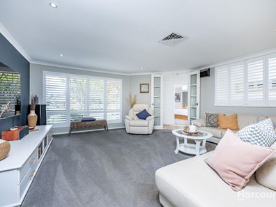 11 Sanur Rise, Iluka WA 6028