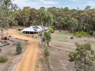155 Wilson Road, Chidlow WA 6556