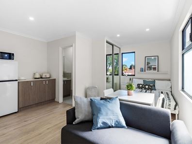 Room/4  171B Shepperton Road, Victoria Park WA 6100