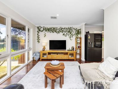 12 Curtis Way, Girrawheen WA 6064