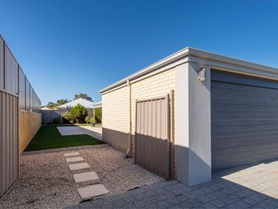 34 Hokitika Drive, Dudley Park WA 6210