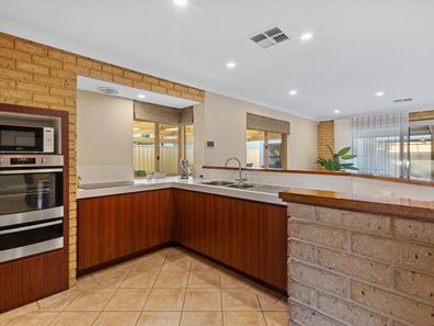 16 Pallinup Place, Dudley Park WA 6210