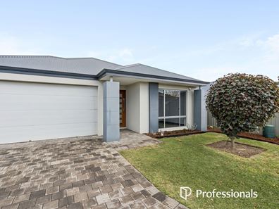 3 Cadaga Way, Piara Waters WA 6112