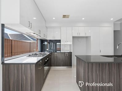 3 Cadaga Way, Piara Waters WA 6112