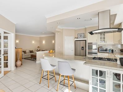 30 Cardiff Gate, Iluka WA 6028