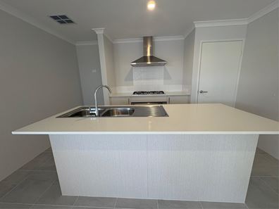 21 Sunglow St, Karnup WA 6176
